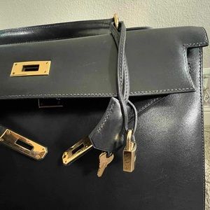 Authentic Kelly Hermes pre-owned good condition.